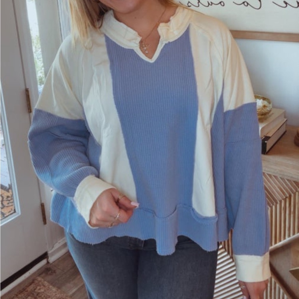 POL periwinkle and cream oversized sweater top, size large